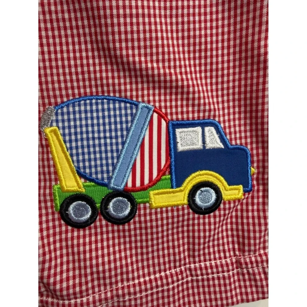 20. Claire & Charlie Boys Red Gingham Cement Mixer Applique Shorts Size 5 NEW